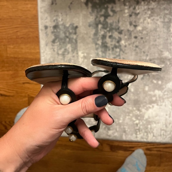 Gucci Pearl t-strap Sandals - size 39.5 - like new! - Picture 6 of 8